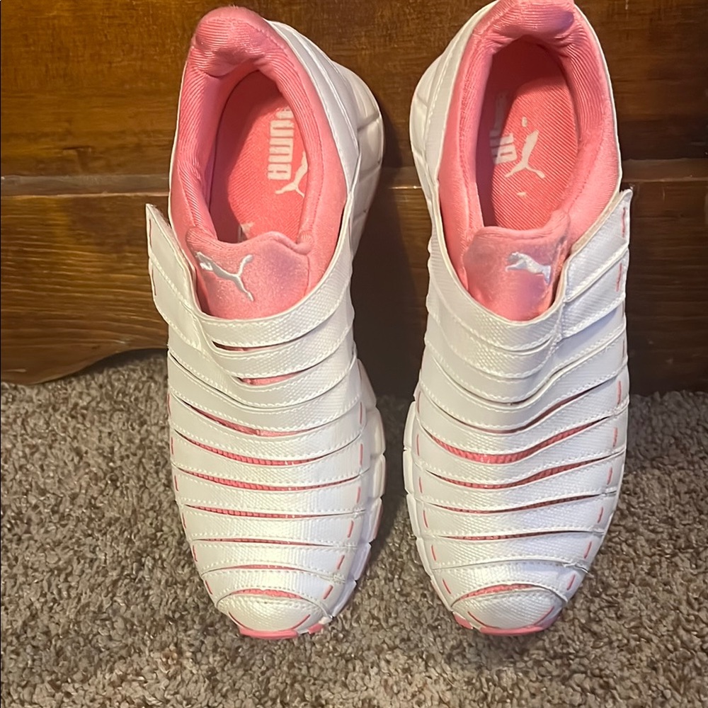 Puma Women's White and Pink Striped Sneakers, size 6
